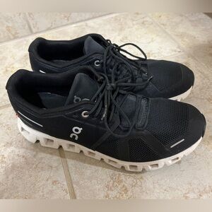 On Running Cloud 5 Running Shoes